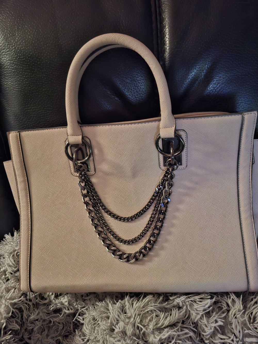Classic Chain-Accent Tote Bag in Beige/pink